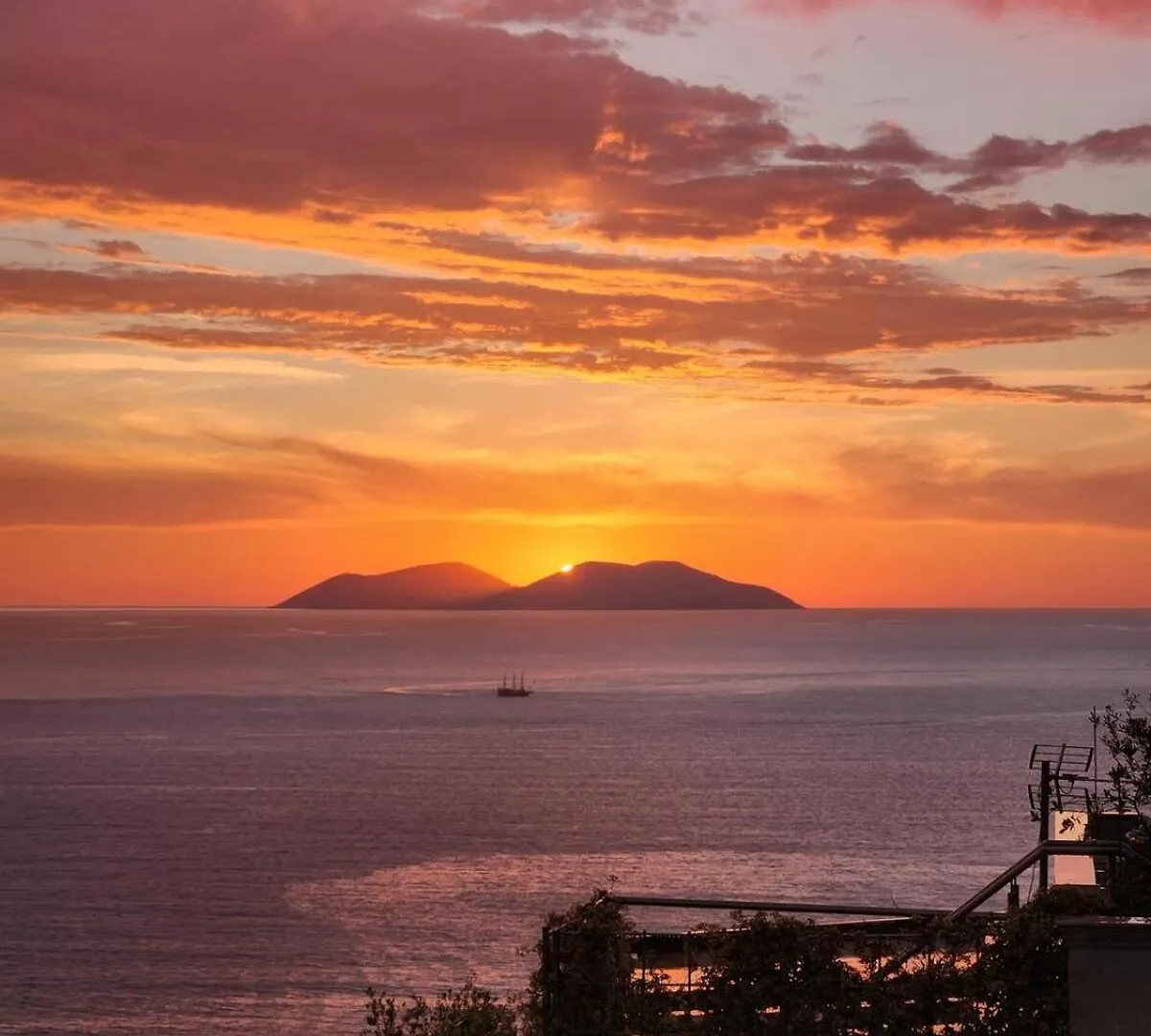 Breathtaking Sea-View Penthouse Διαμέρισμα Vlorë